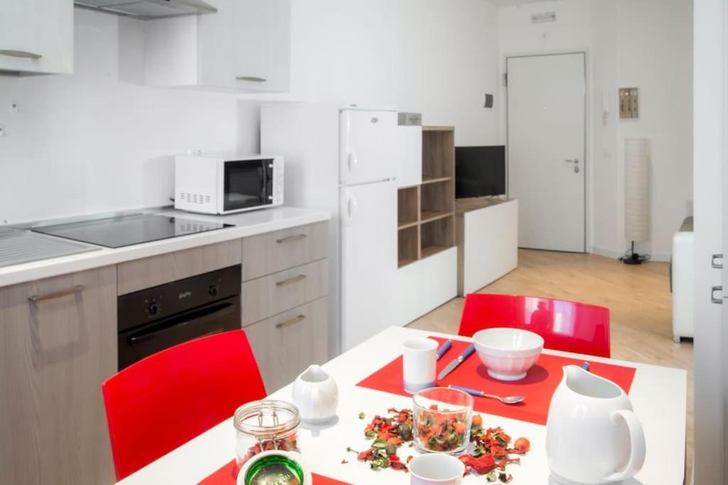 B&B Gocciadoro 26 Nuovo, Climatizzato, Zona Ospedale, Posto Auto Trento Kültér fotó