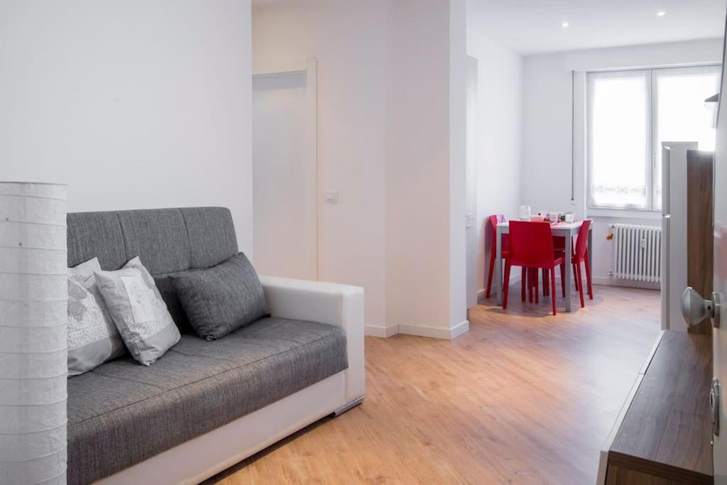 B&B Gocciadoro 26 Nuovo, Climatizzato, Zona Ospedale, Posto Auto Trento Kültér fotó