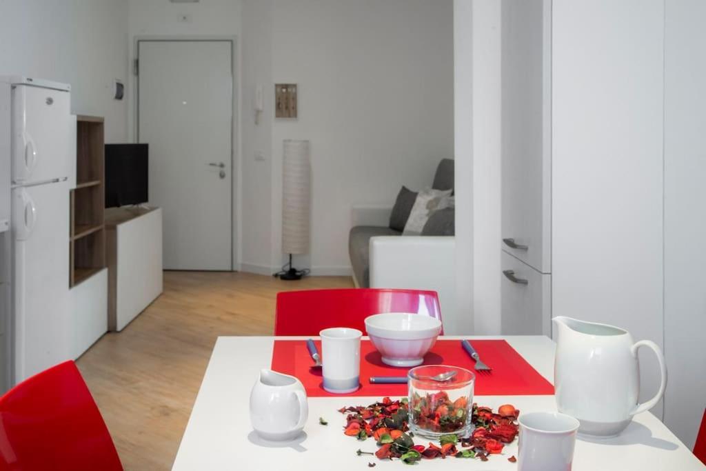B&B Gocciadoro 26 Nuovo, Climatizzato, Zona Ospedale, Posto Auto Trento Kültér fotó